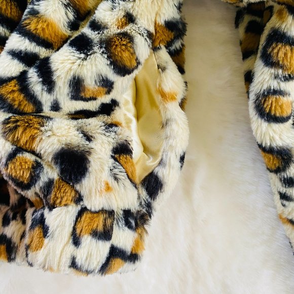 Leopard Print Faux Fur Cropped Jacket size Medium Mob Wife - Picture 6 of 12
